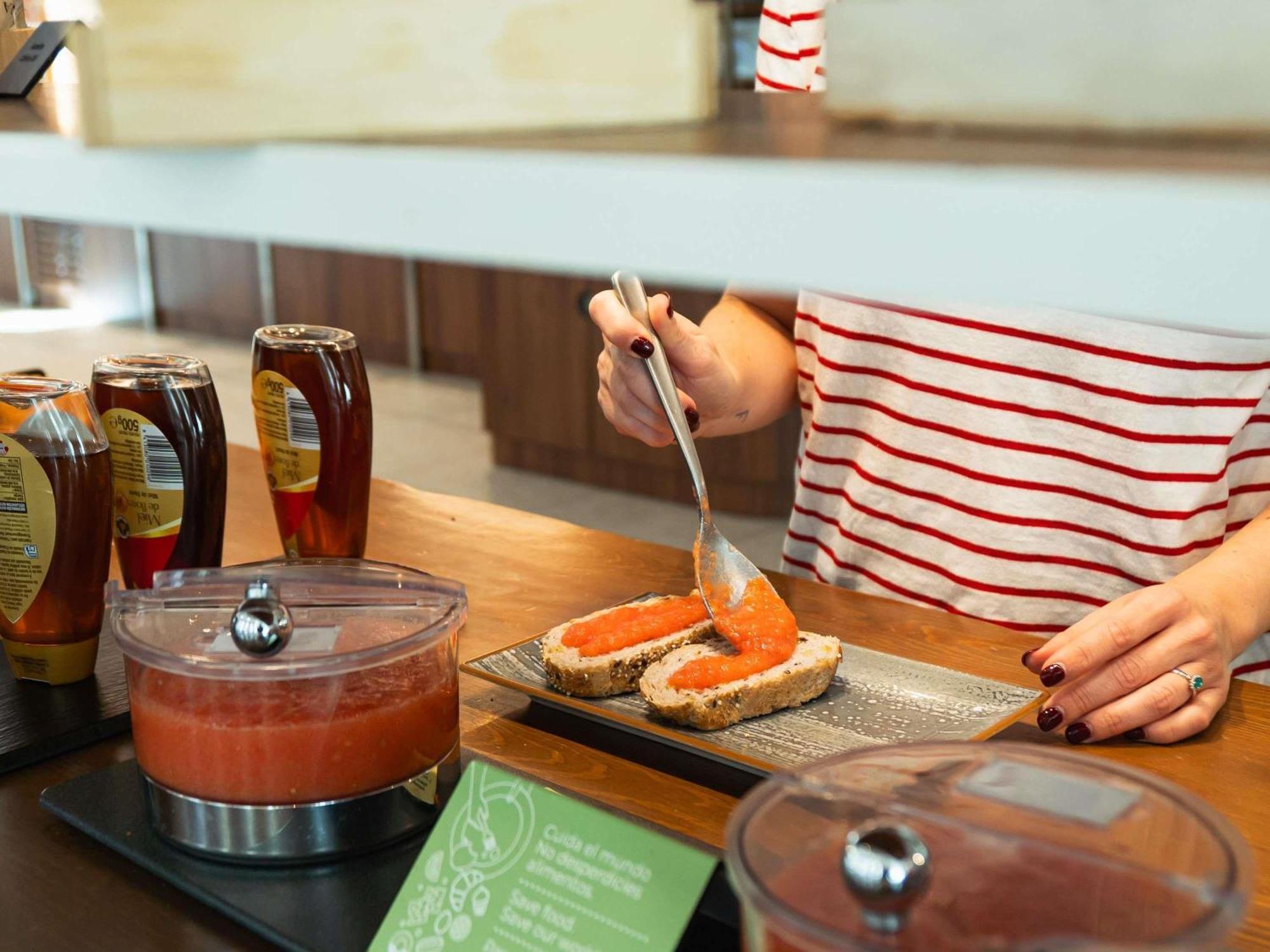 Ibis Styles Sevilla City Santa Justa Eksteriør bilde